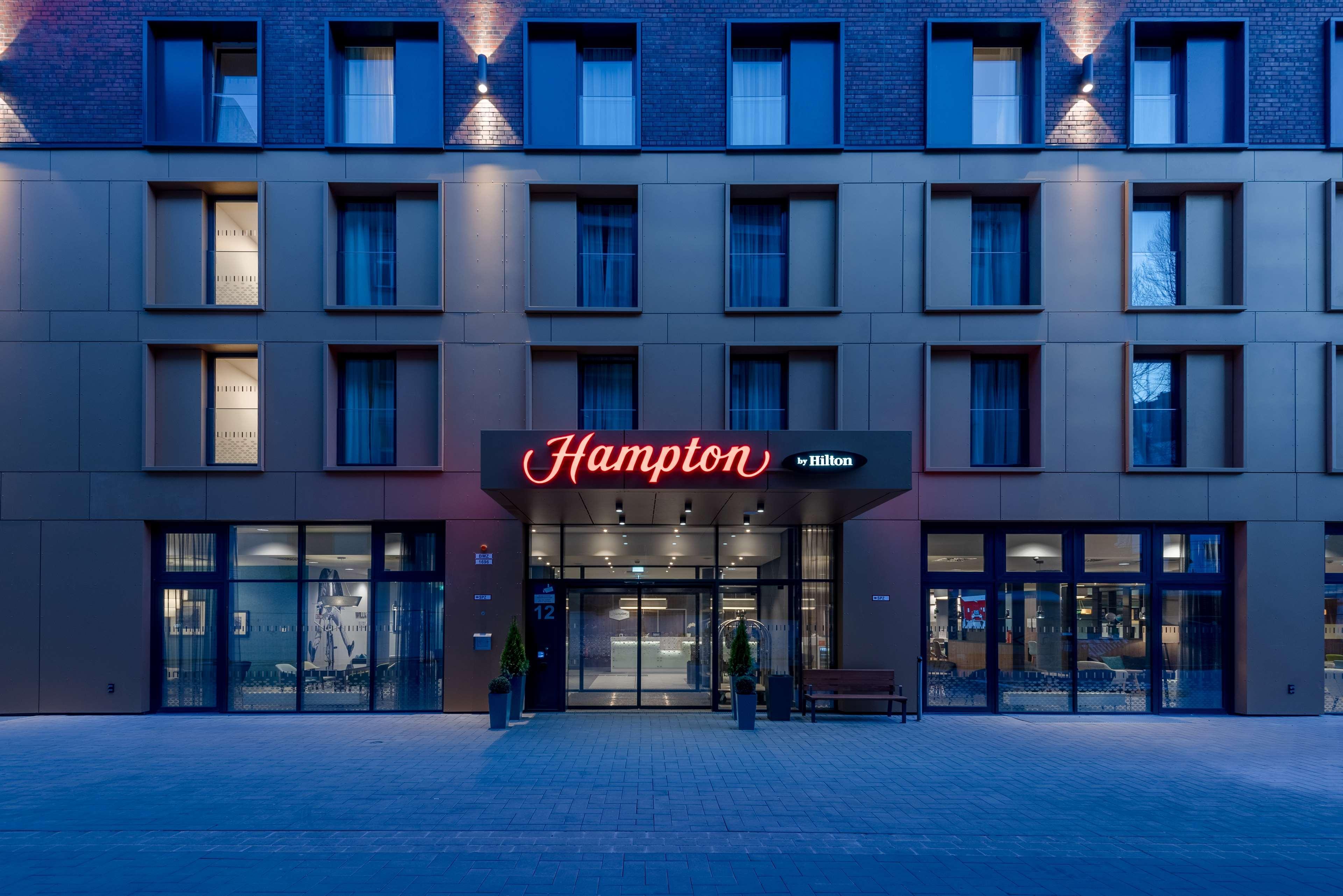 Hampton By Hilton Dusseldorf City Centre Extérieur photo
